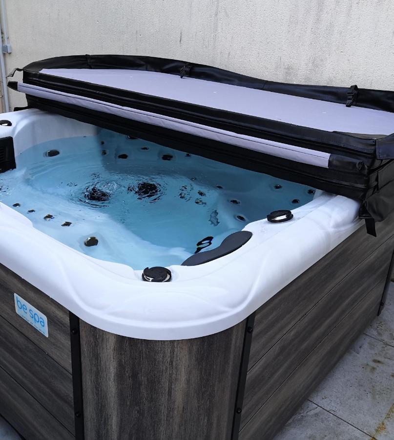 O Rethel Jacuzzi, Gite Ardennes Eksteriør billede