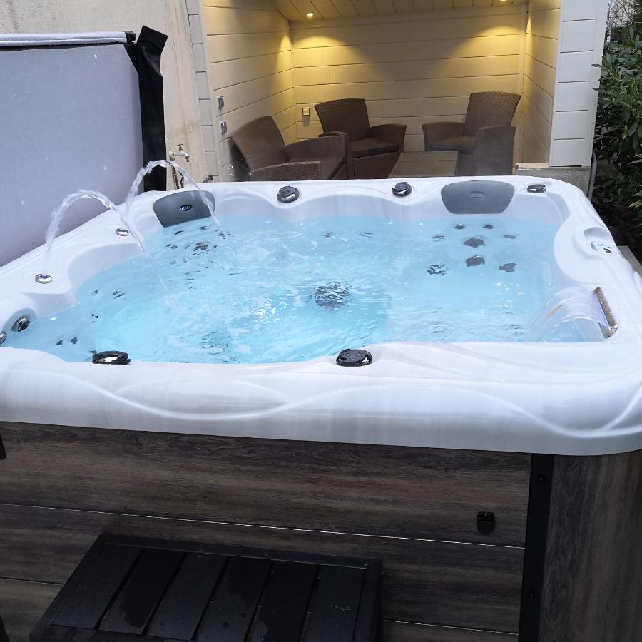O Rethel Jacuzzi, Gite Ardennes Eksteriør billede